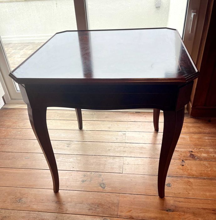 Mesa de JOGO, XADREZ e ROLETA numa mesa de CHÁ