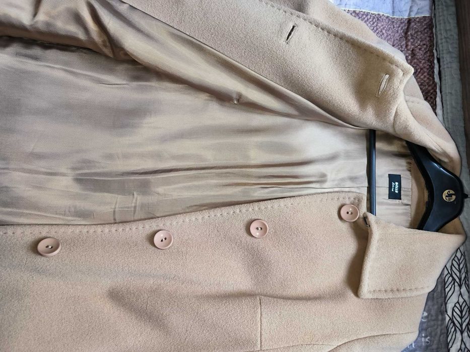 Жіноче пальто в ідеальному стані