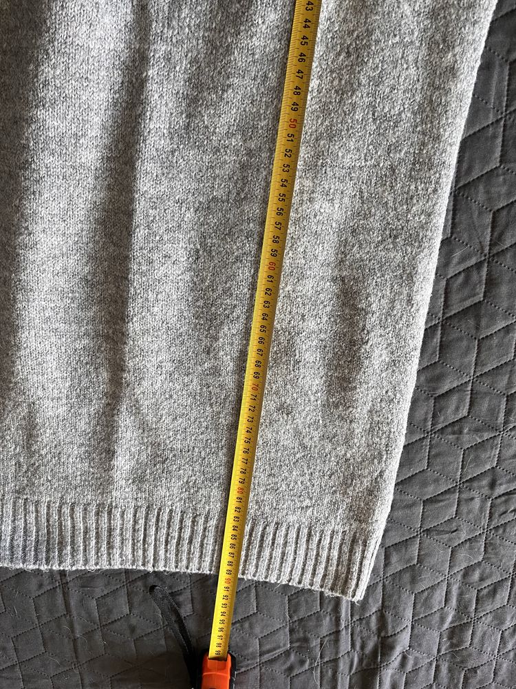 Sweter zimowy szary