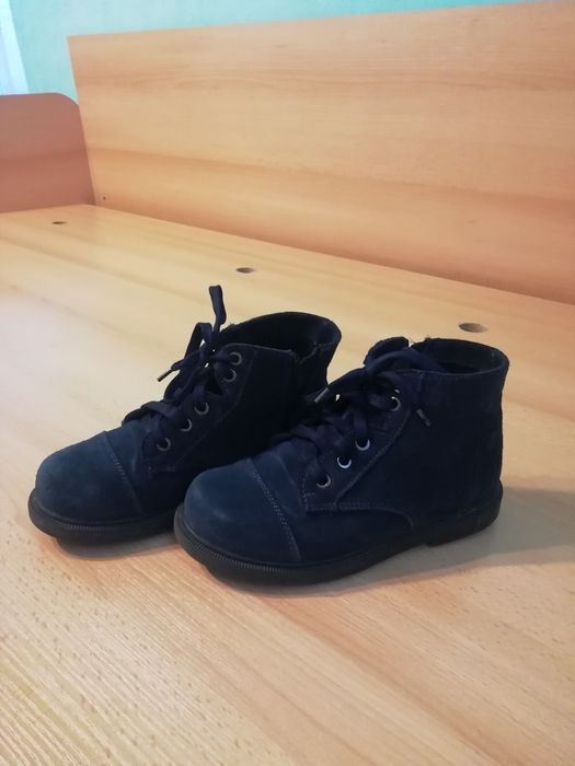 Продам осінні ботінки для дівчинки