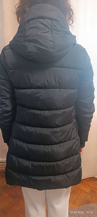 Жіноча куртка-пуховик