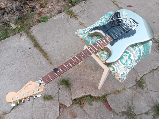 Продам Fender Blacktop Stratocaster Floyd Rose 2013 Titanium Silver.
