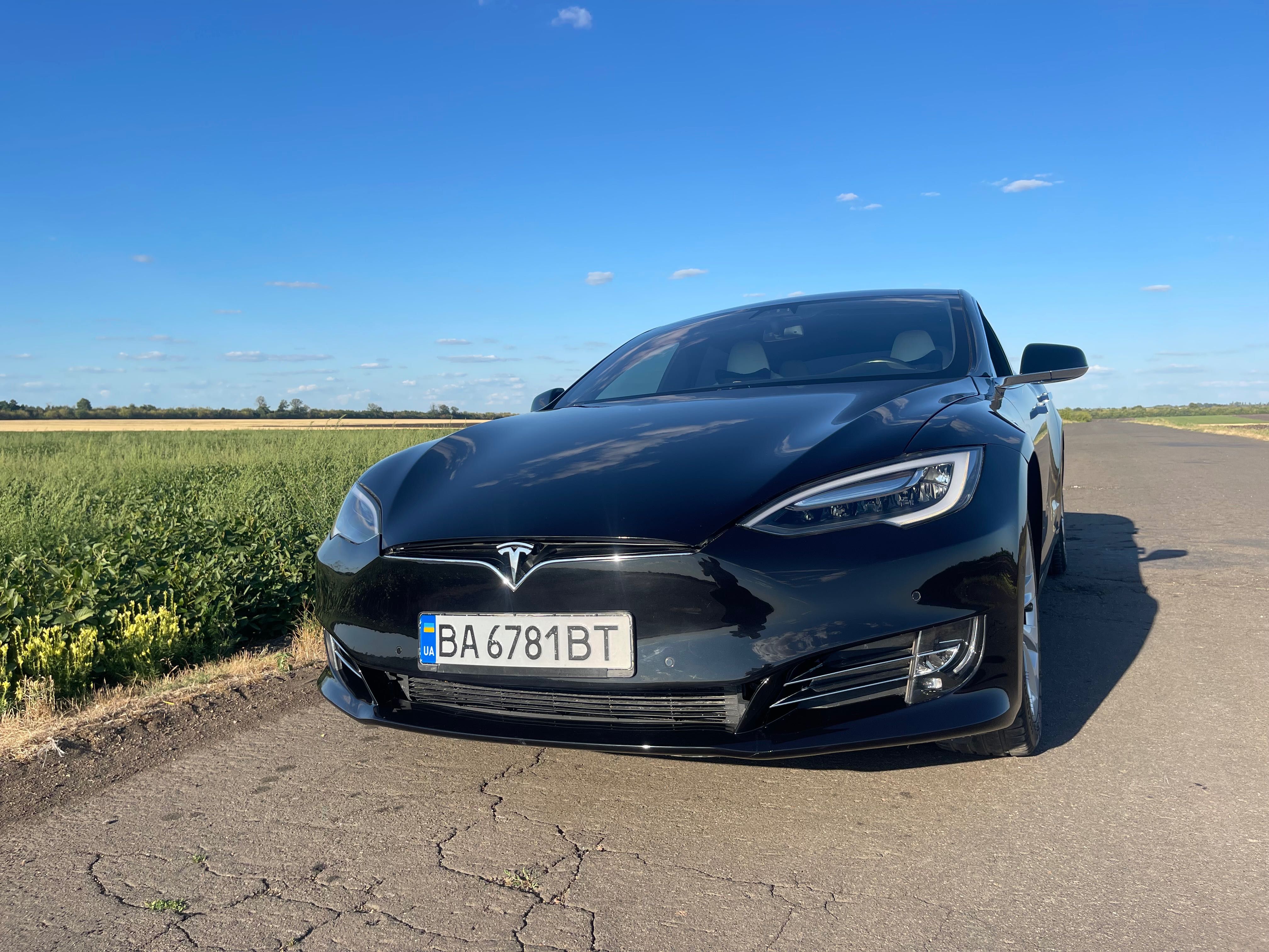 Авто Tesla s 75D