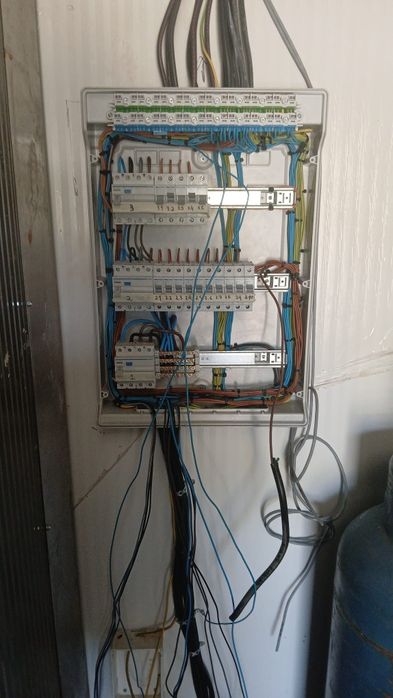 Pladur, pichelaria e eletricidade