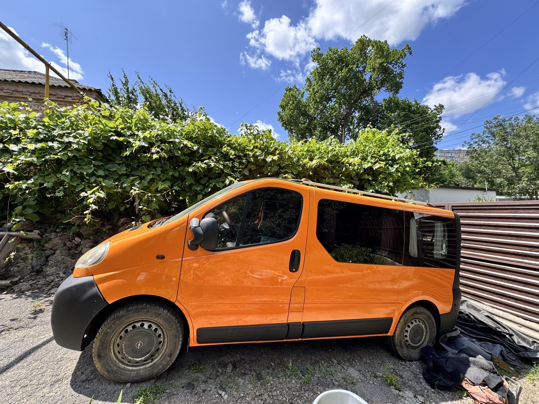 Авто для роботи чи сім’ї | Vivaro 1.9 дизель |