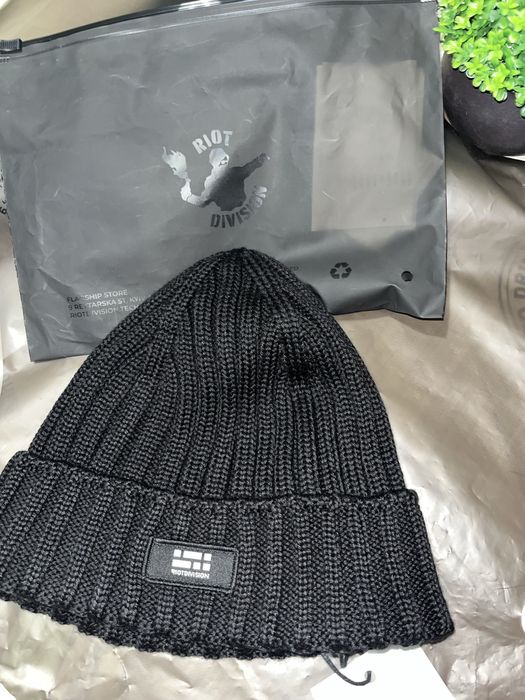 Шапка riotdivision чорна нова riot division