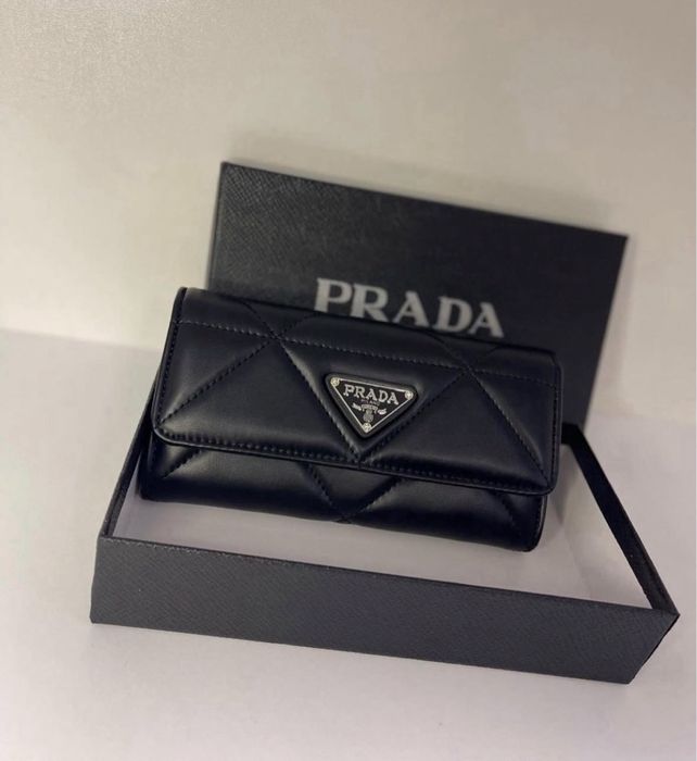 Женский кошелёк Prada