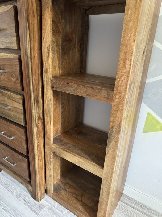 Komody, reagał i konsola