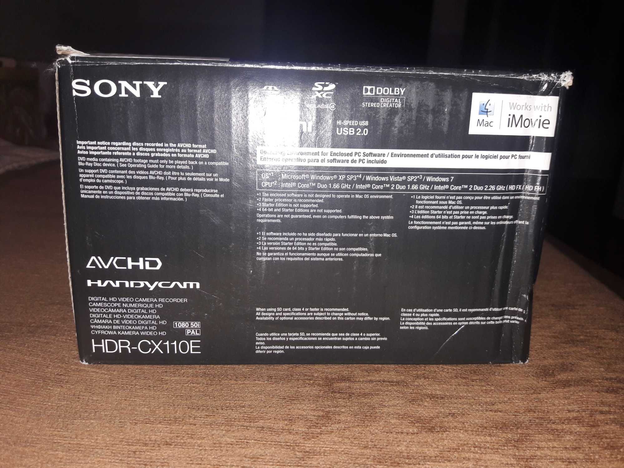 Продам цифрову відеокамеру "Sony" з сумкою і картою пам'яті