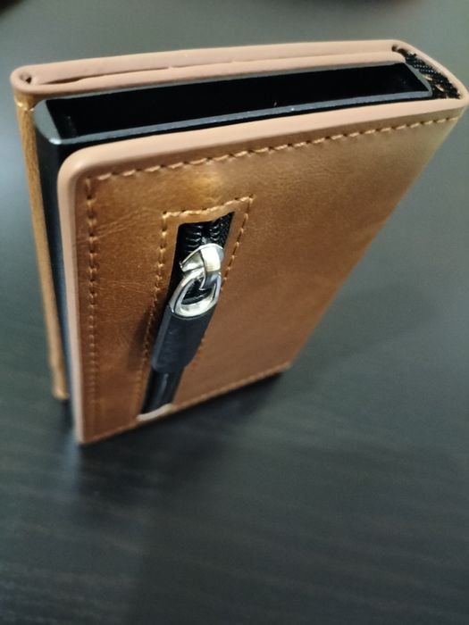 Carteira RFID castanha em pele