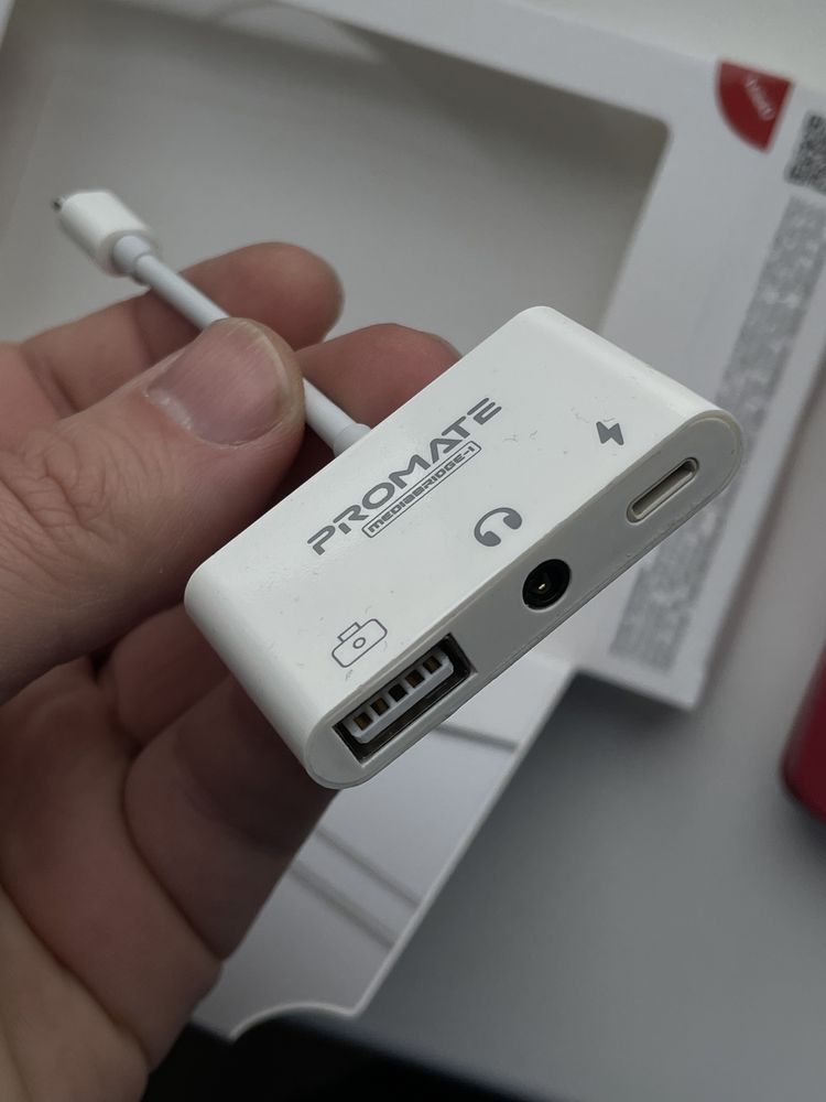 Promate 3 in 1 Media Hub with Lighting Connector