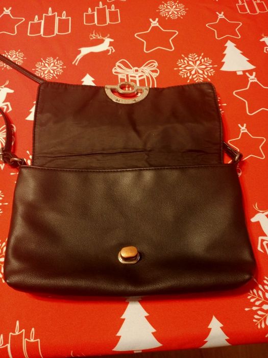 Torebka kopertówka na długim pasku