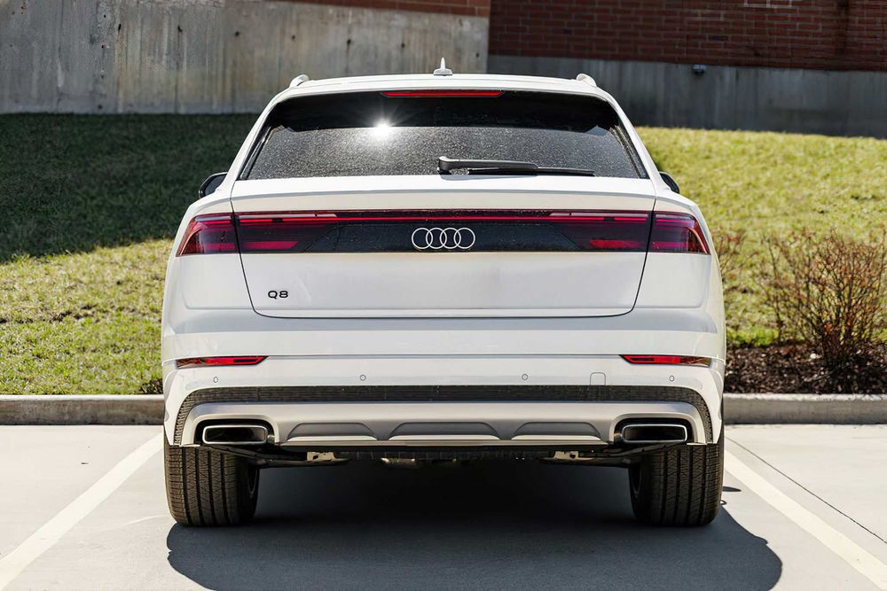 Audi Q8 PREMIUM      2025