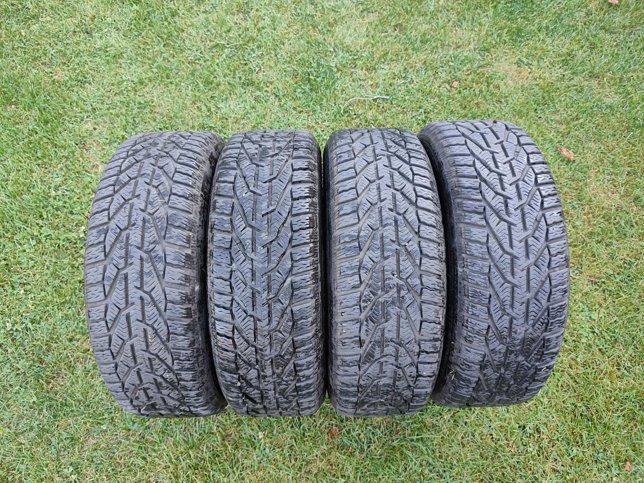 Komplet - opony zimowe Astra H 205/55 R16 91H + stalowe felgi