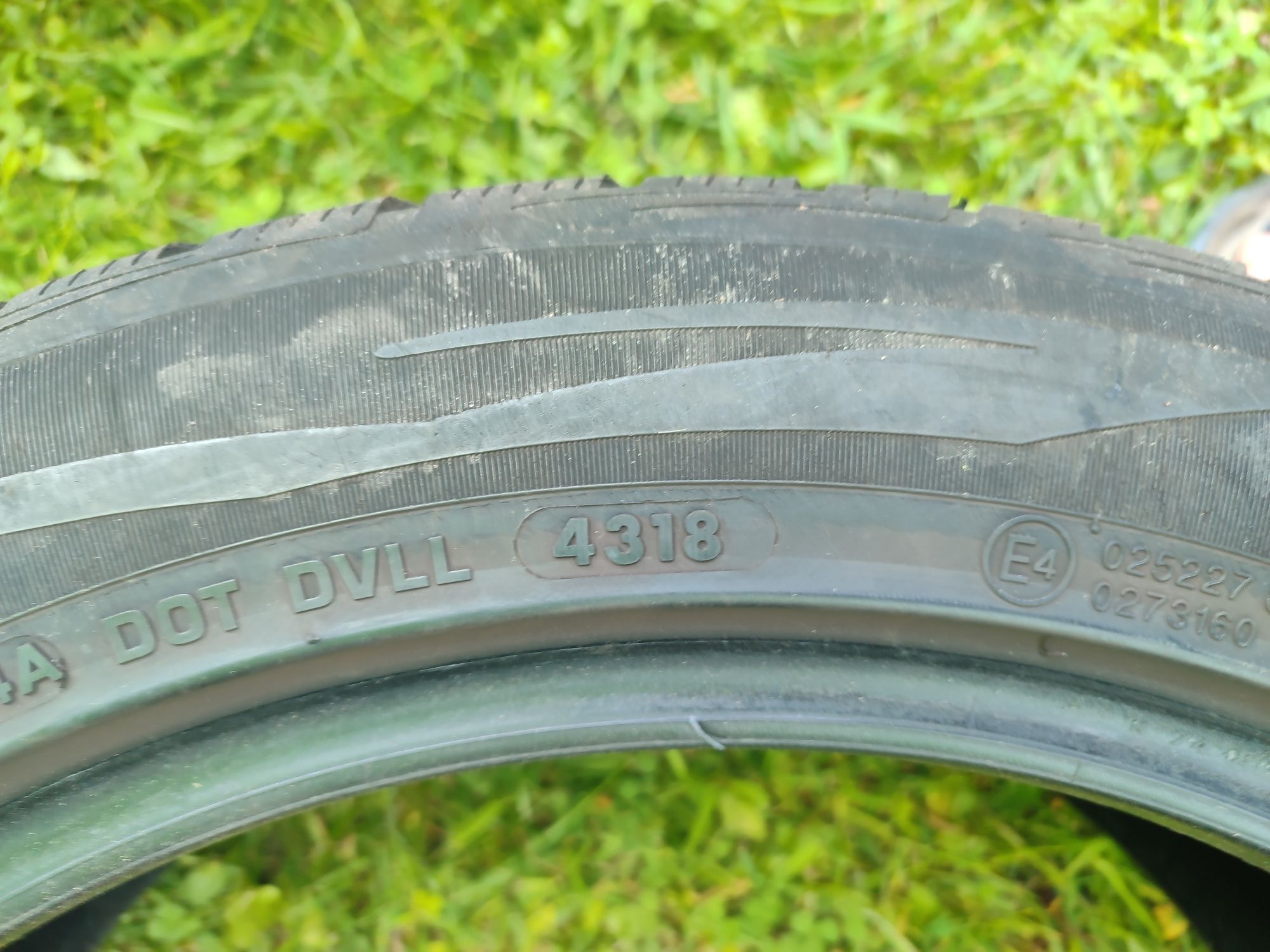 Продам пару шин Vredestein Wintrac xtremeS 205/50R17