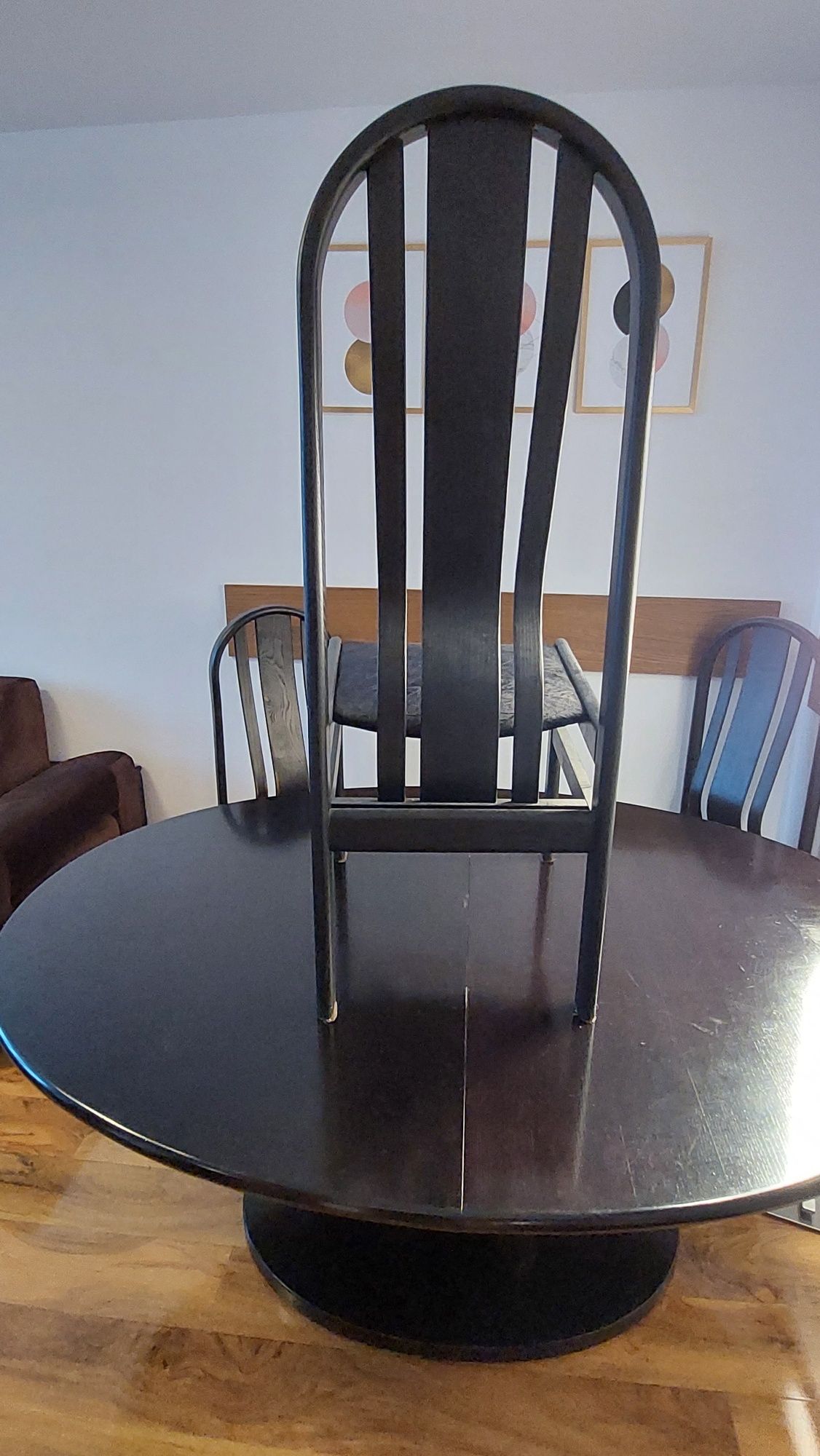 Masywny drewniany stół + 4 krzesła