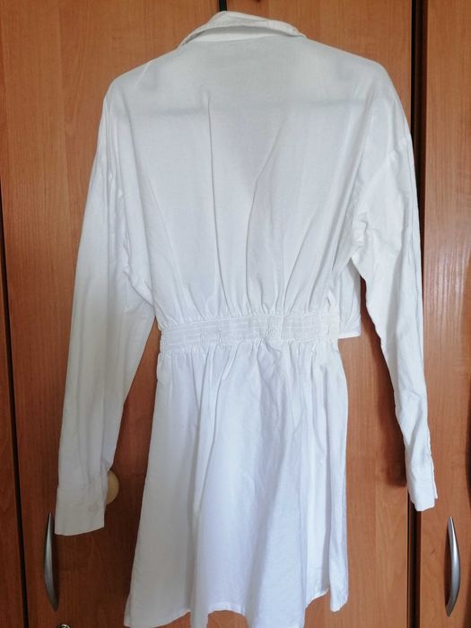 Sukienka biała Bershka