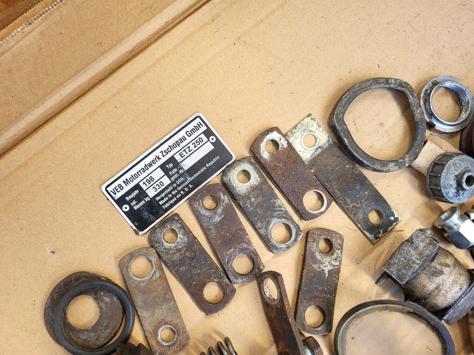 Pakiet części motocyklowych WSK 125 175 oś klakson pokrowiec Simson WF