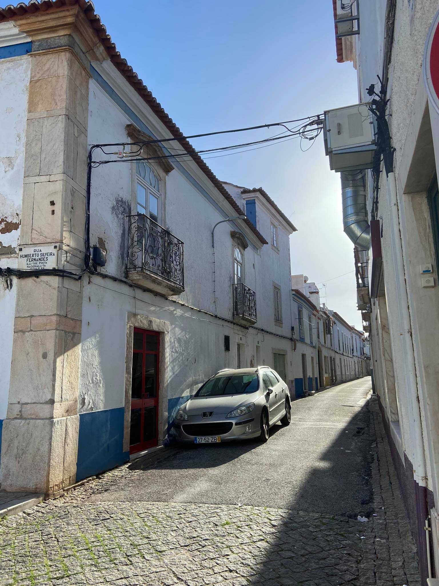 Prédio do Sec. XVIII em vila alentejana