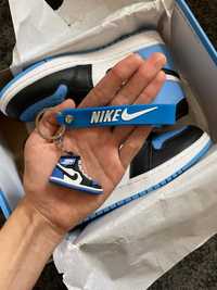 Brelok do kluczy Nike but niebieski