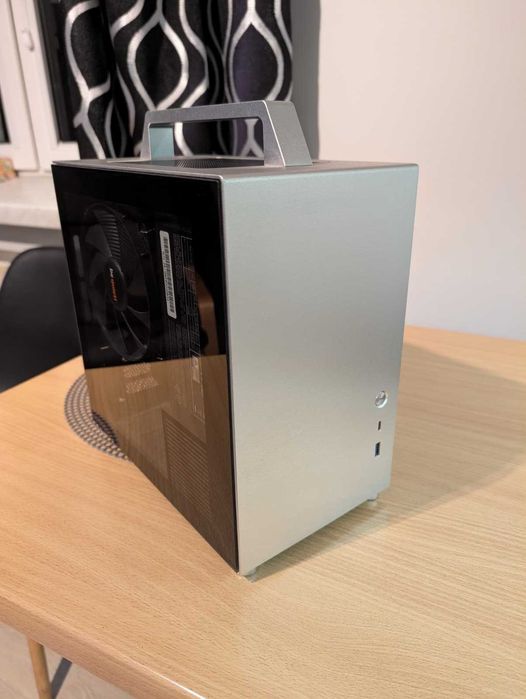 Mini komputer stacjonarny