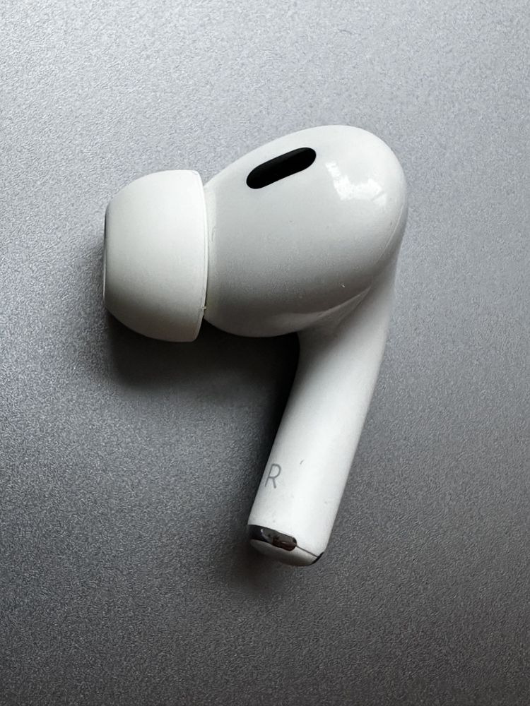 Prawa słuchawka Правый Наушник Airpods Pro 2 Apple A2698