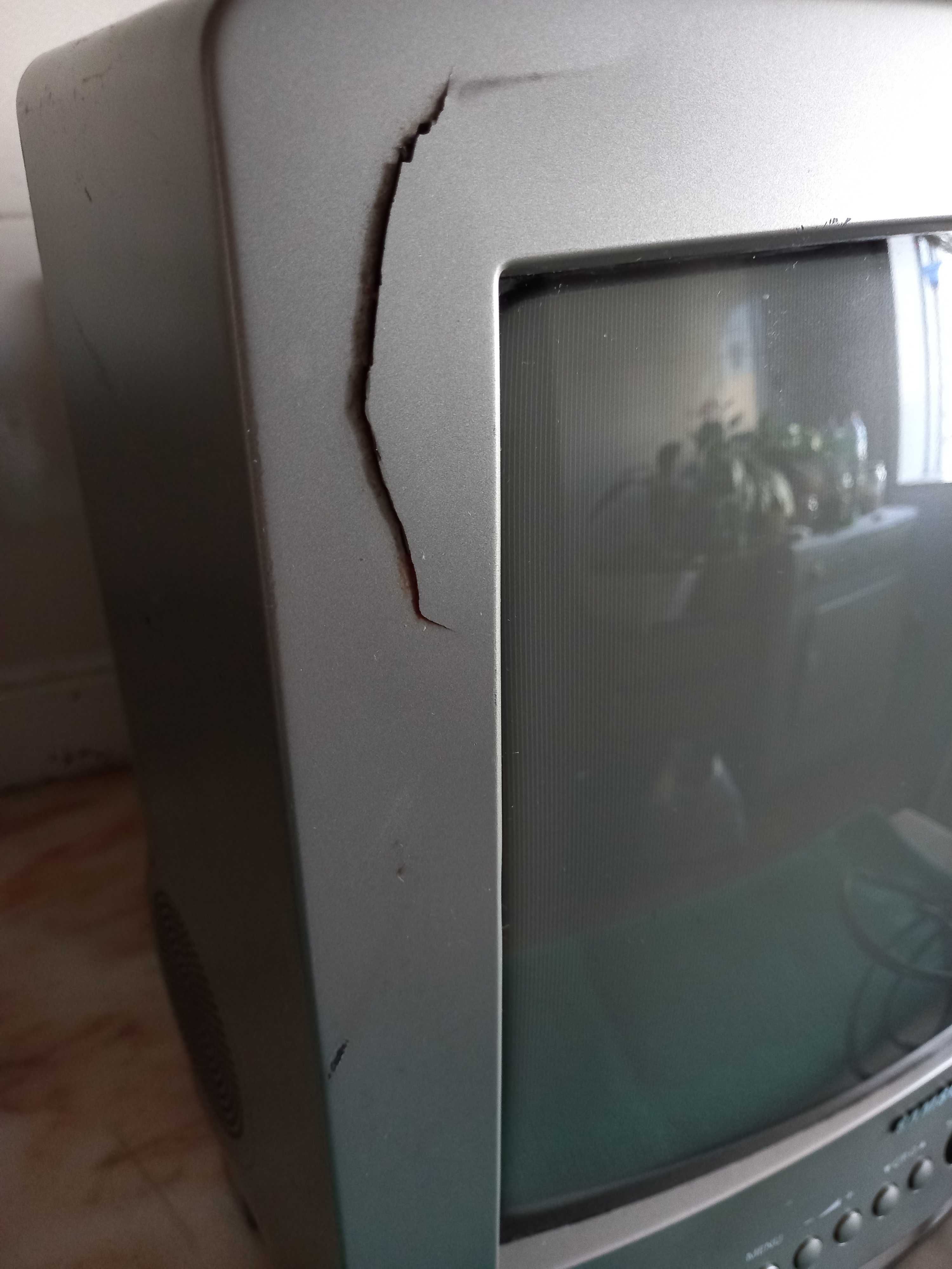 Vende-se/Oferece-se Televisor antigo Samsung