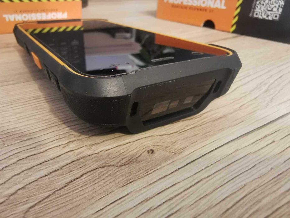 Telefon smartfon HAMMER PROFESSIONAL z czytnikiem kodów szkło ochronne