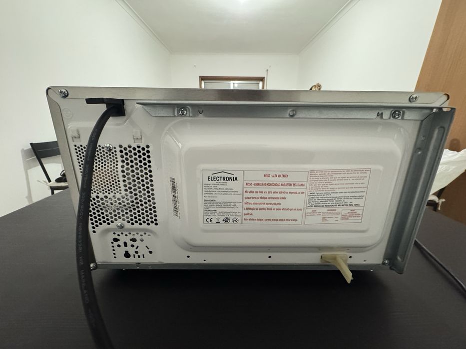 Vende-se Microondas Electronia em Perfeito Estado de Conservação