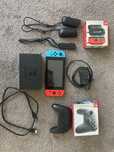 Nintendo Switch + Pro Controller + Carregadores Joy-Con
