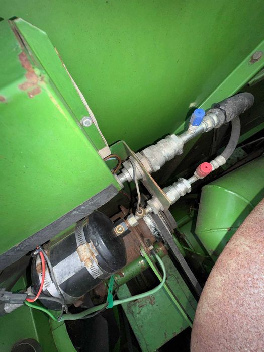 Є відеоогляд . Комбайн John deere 1065 Джон дір з кондиціонером.