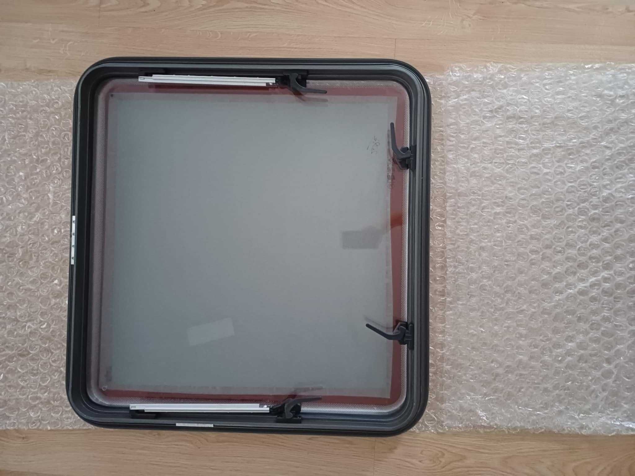 Okno uchylne w ramie 75x72,5 przyczepa kempingowa kamper