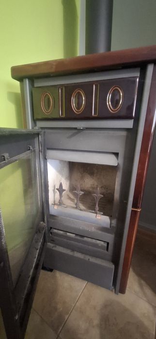 Piecyk kaflowy koza kominek jak nowy