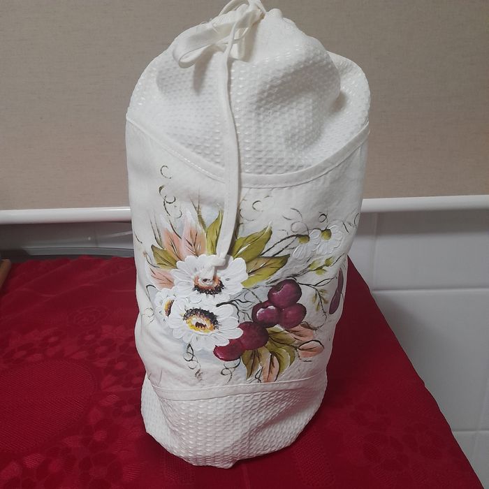 Puxa sacos(saco pintado à mão  para guardar sacos)