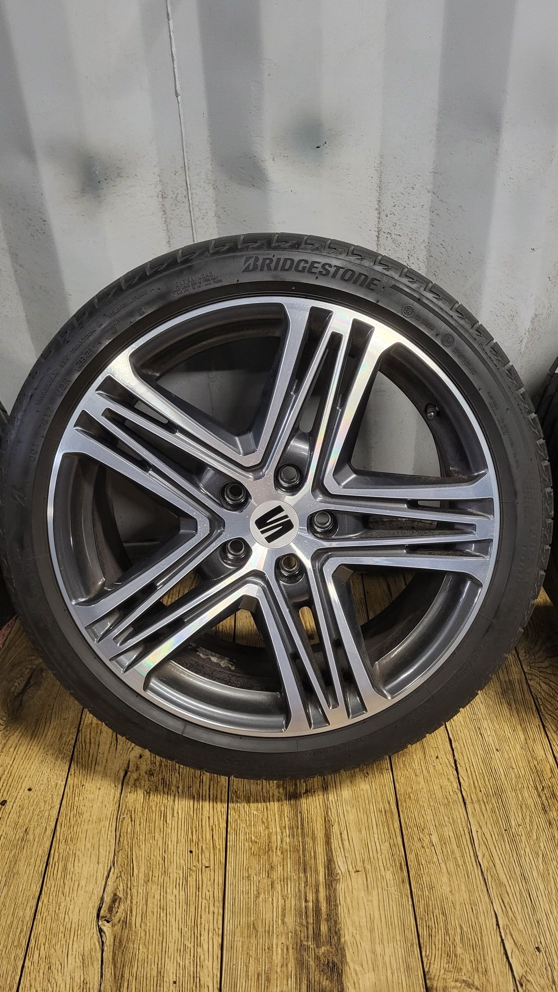 Alufelgi Seat 18" Xcellence 5x112 z oponami 225/40 R18 jak nowe! Leon