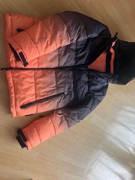 Зимова куртка ,легка, тепла та якісна