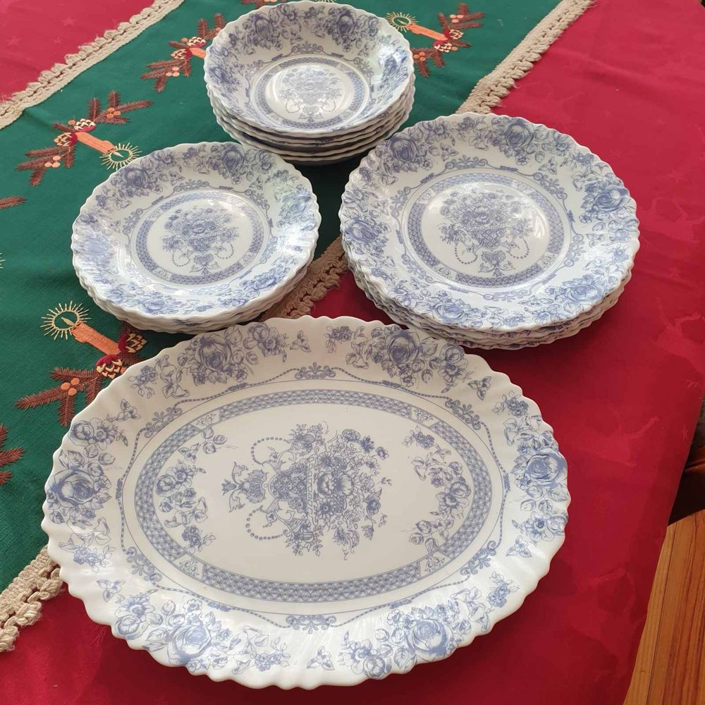 Nowy komplet talerzy i półmisek.Honorine marki Acropol Glass