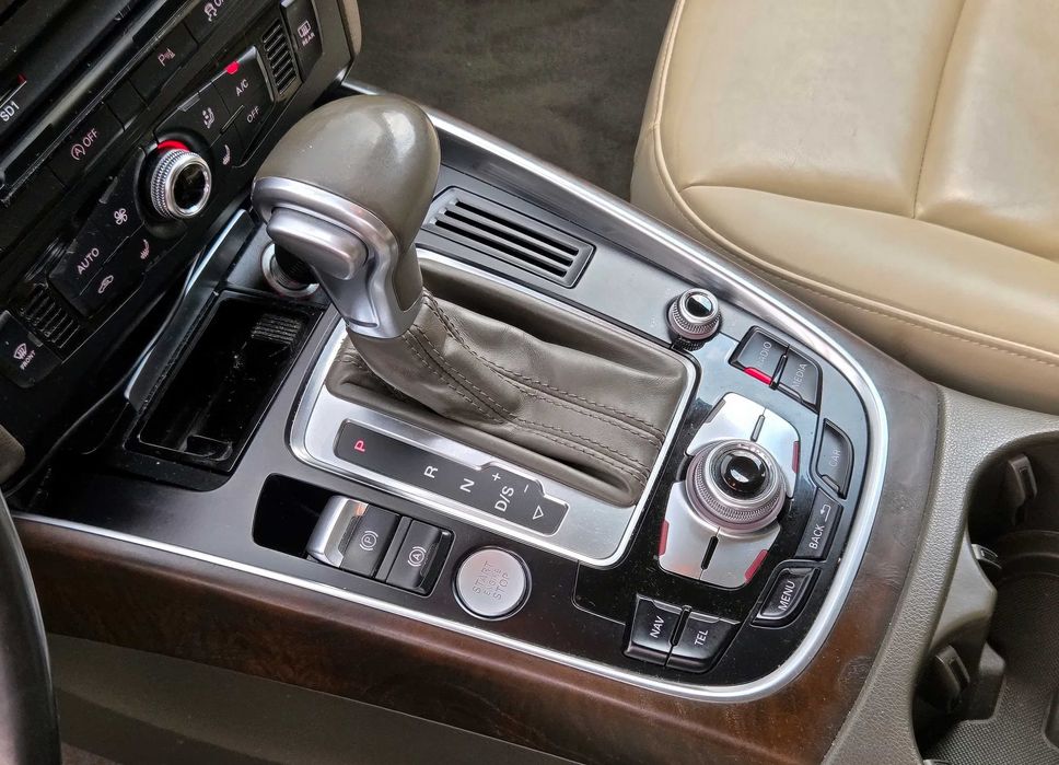Audi Q5      2015