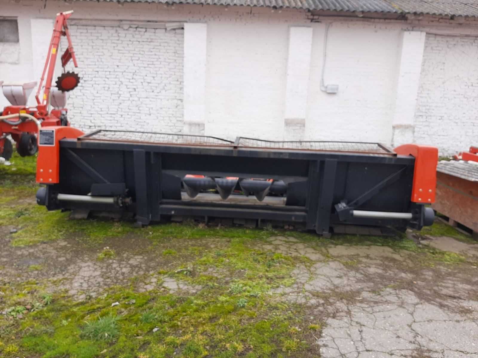 Комбайн Юто YTO YT6606 повноприводний
