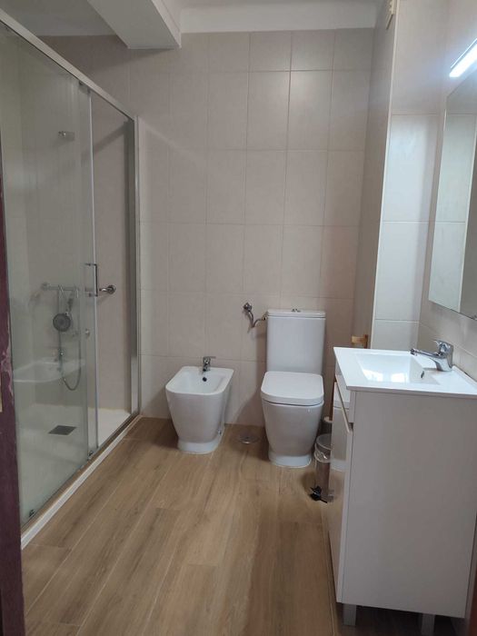 Arrenda-se quartos individuais em Buarcos. Excelentes vistas.