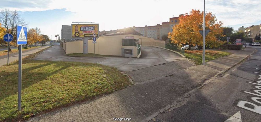 Garaż na os. Majowym z prądem  / bezpieczny - 2 bramy