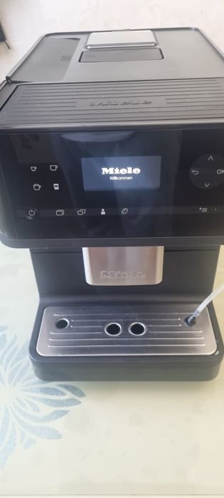 Кавомашина Miele CM 6350