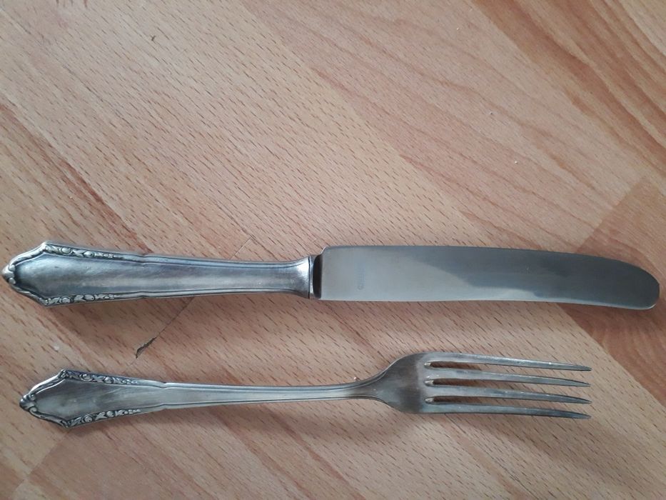 Posrebrzane stare sztućce Rostfrei BSF 90 w walizeczce 12 szt.