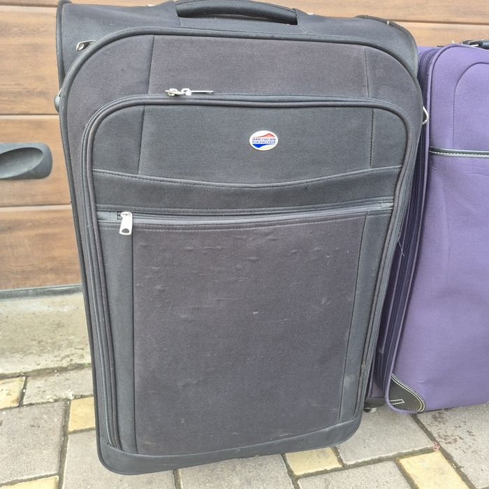 Чемодан, валіза на колесах