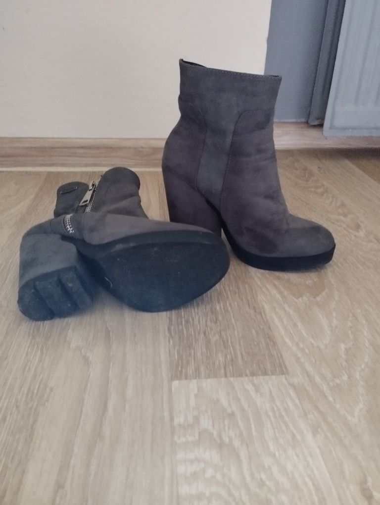 Buty damskie botki