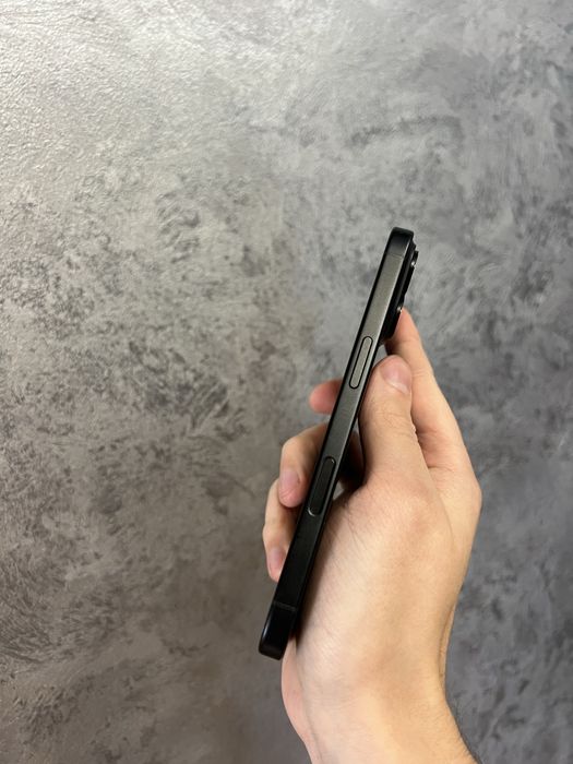 Б/у Iphone 16 256 Black Titanium ідеальний стан