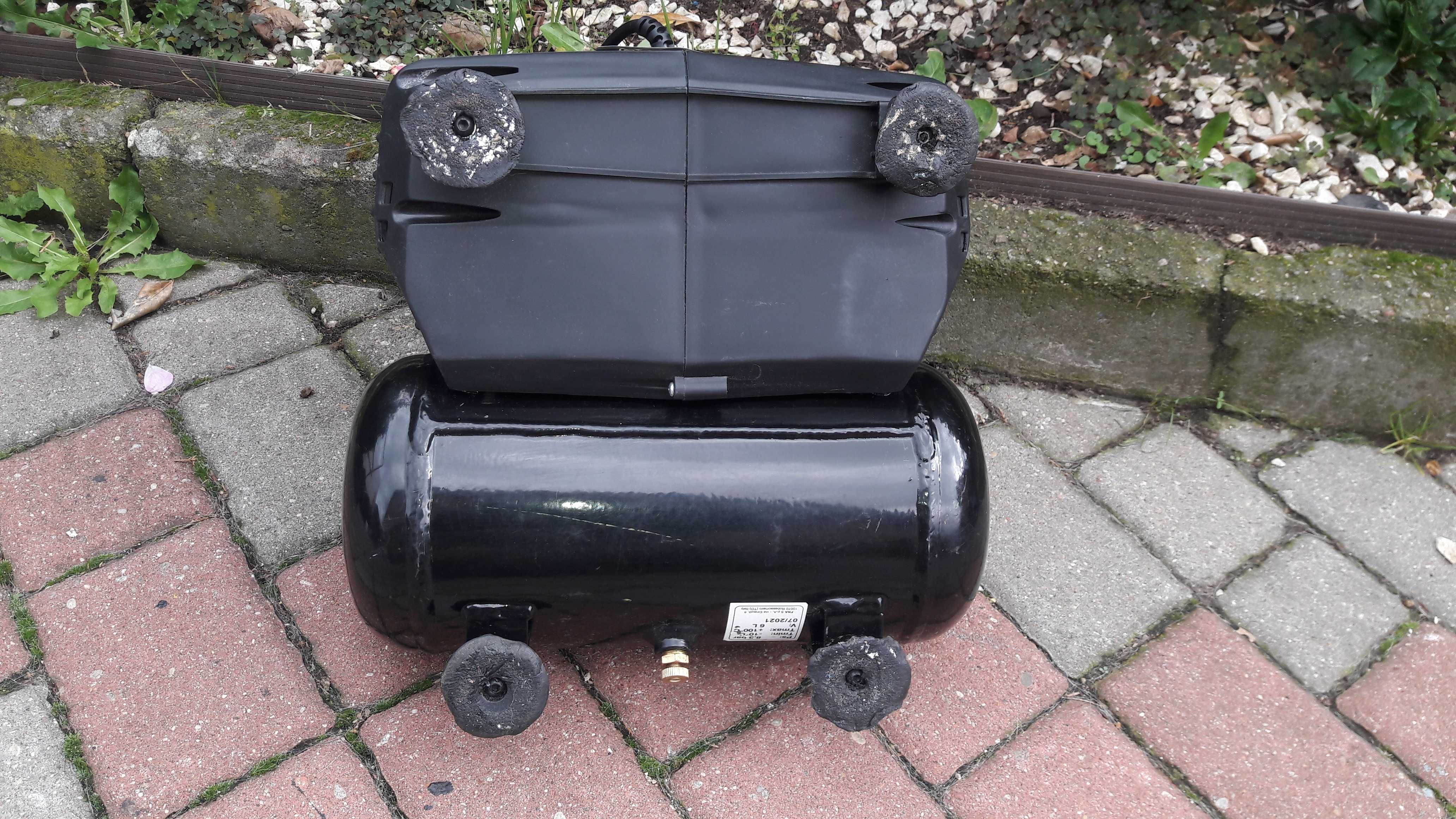 Cichy Przenośny Kompresor bezolejowy Black&decker 8 Bar 6 L Fvat