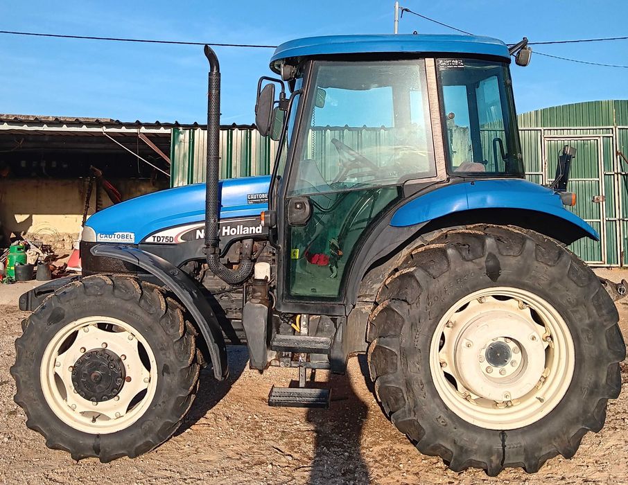 Trator 75cv impecável
