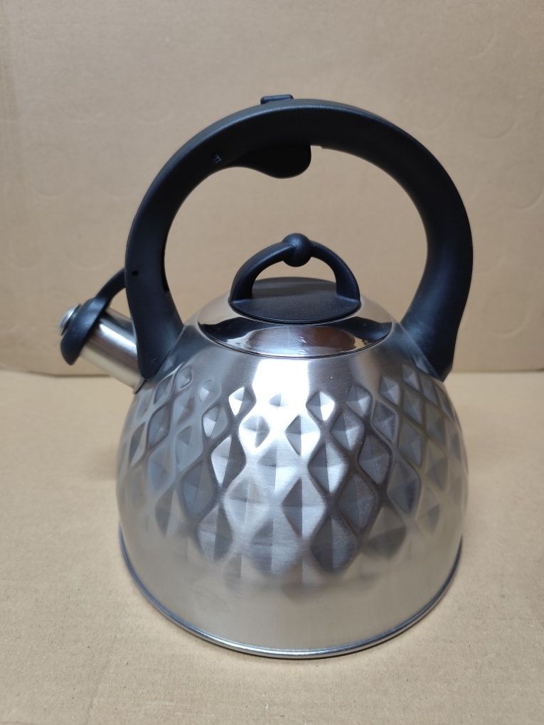 Czajnik o poj. 2,5L