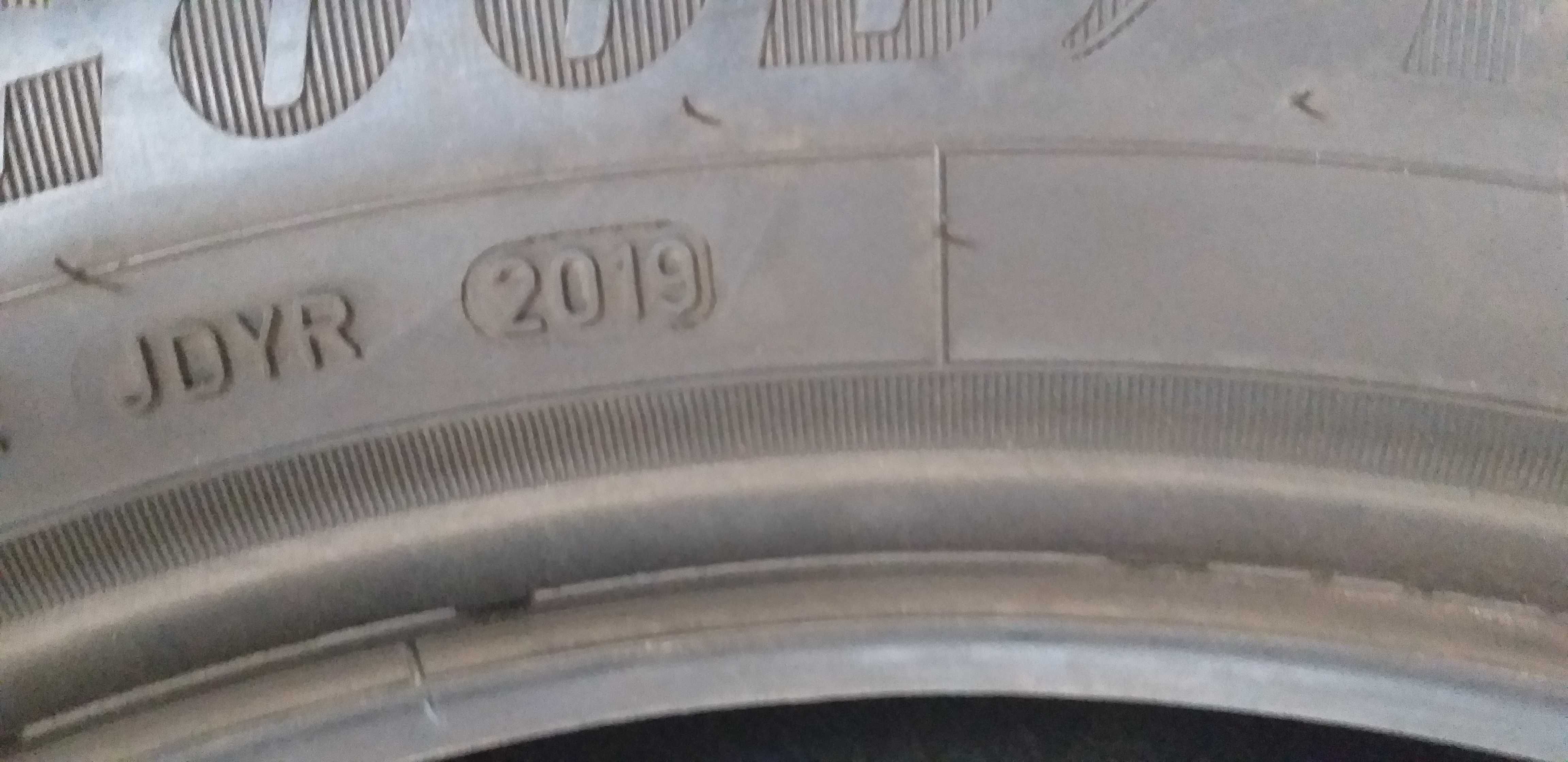 Szt4220F 215/55R17 GoodYear Efficient Grip dot.2019